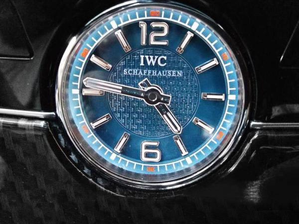 Đồng Hồ IWC Chính Hãng Lắp Bảng Điều Khiển Mercedes-Benz | Carzen Retrofit