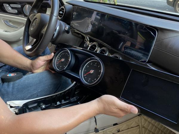 Nâng cấp màn hình công tơ mét điện tử cho xe Mercedes-Benz E-Class W213