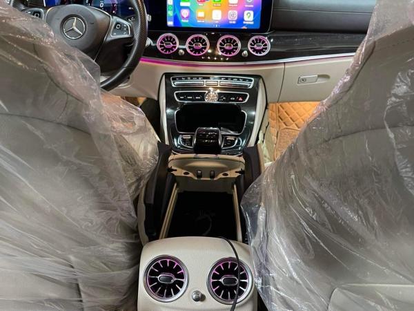 Cửa gió điều hoà Tuabin led 64 màu cho xe Mercedes-Benz E - Class (E180 - E200 - E250 - E300)