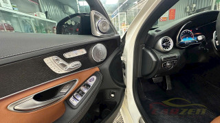 Nâng Cấp Mercedes-Benz C300 2020 Với 13 Loa Burmester, Đồng Hồ IWC, Mát Ghế Tại Carzen