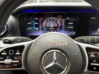 Nâng cấp Mercedes E200 2019 lên E300 Full Option tại Carzen – Đồng hồ Digital, Burmester, Ion âm, LED 64 màu