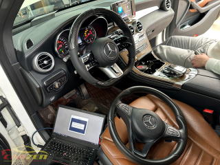 Độ Mercedes GLC250 2017: Lột Xác Với Hệ Thống Âm Thanh Burmester 13 Loa, Vô Lăng AMG, Loa Xoay 4D