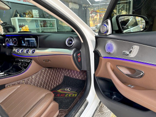 Nâng cấp Mercedes E180 2019 lên E300 tại Carzen – Âm thanh Burmester, màn hình LCD, lazang, LED nội thất