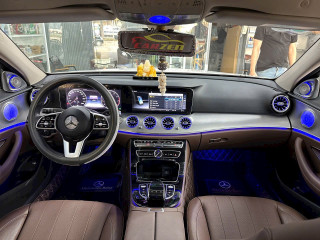 Nâng cấp Mercedes E180 2019 lên E300 tại Carzen – Âm thanh Burmester, màn hình LCD, lazang, LED nội thất