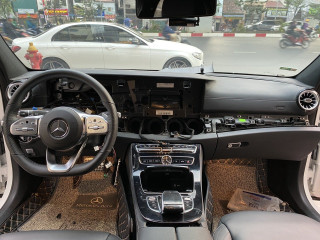 Độ Full Option Mercedes-Benz E300 2017 Tại Carzen Retrofit – Đẳng Cấp Xe Sang Lên Tầm Cao Mới