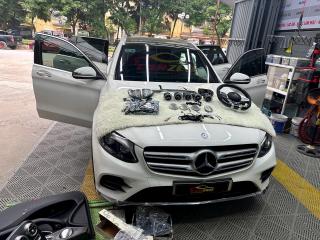 Mercedes GLC300 - 2018 nâng cấp full LED, loa xoay Burmester, vô lăng AMG