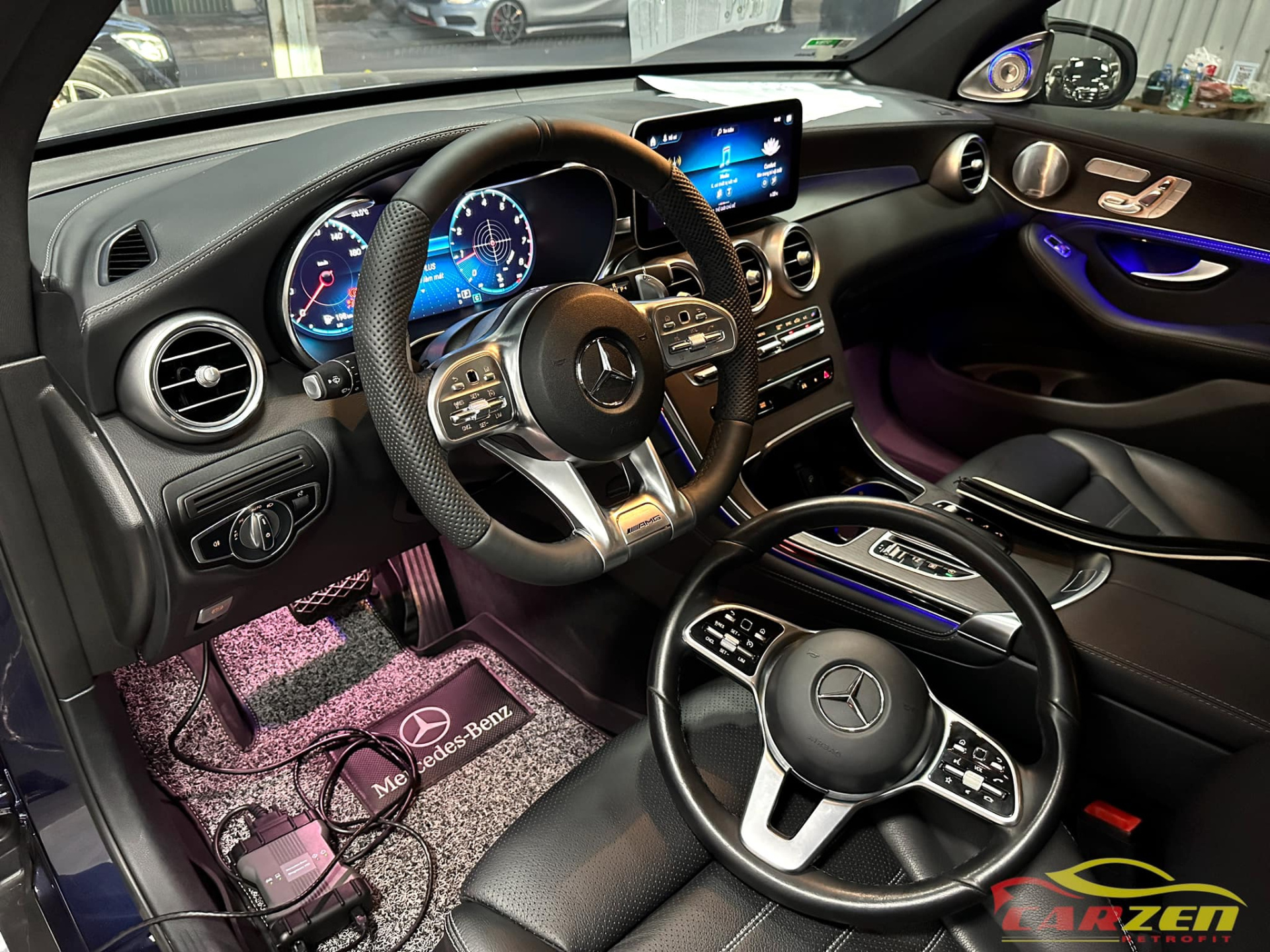 Hình ảnh xe Mercedes GLC300 - 2020 được độ vô lăng AMG